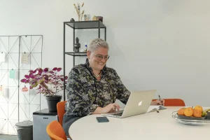 Helen van Rijn laptop tafel